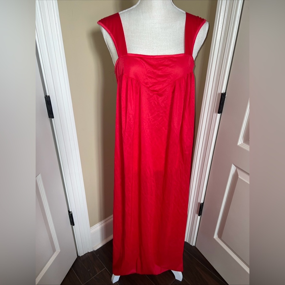 Vintage Cattani of California Nightgown Plunge V Red Long Negligee' Size L 3L83